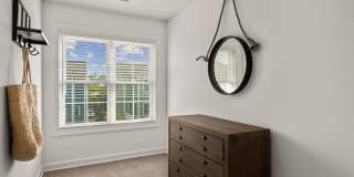 Furnished Pet-Friendly 30-Day Extended Stay Riverfront Condo Gallery 45