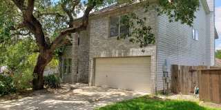 Huge 4 bed 2.5 bath house newly renovated Gallery 1