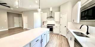 Spacious 3 Bedroom Home with Office on a Large Lot in Northwoods Gallery 10