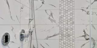 Pet Friendly 3 Bed 2 Bath Condo Quality Apartment with Private Roof Deck in Roscoe Village Gallery 16