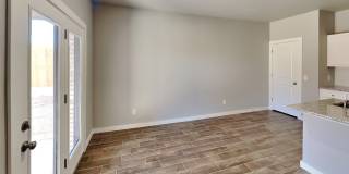 Stunningly Large 4 Bedroom 3 Bathroom 2 Car Garage Home in Oakdale School District (Neighborhood Park) Gallery 9