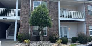 LOVELY 3 BEDROOM 2 BATH UNIT ON BOTTOM FLOOR Gallery 1