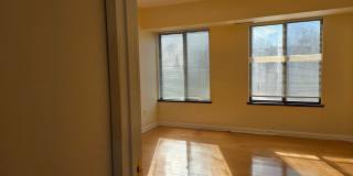 Coolidge Corner, Prime location!  West facing bright condo w/Garage Parking Available 9/1! Walk to Longwood! Gallery 5