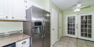 RENOVATED 2-BEDROOM TOWNHOME IN AHISD Gallery 11