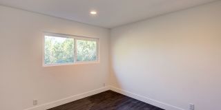 1321 W 36th Place Apartments Gallery 38