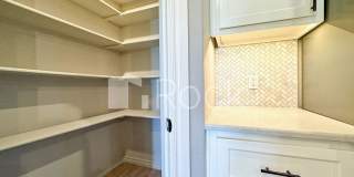 Spacious Craftsman Home on cul-de-sac - Electric Included! Gallery 16