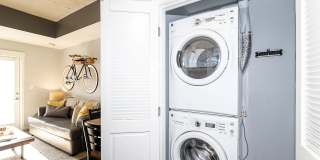 9 on Canal Gallery 26