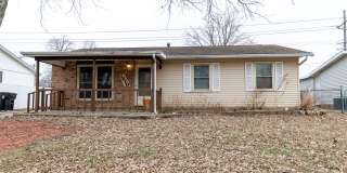 Charming 3-bedroom, 1.5-bathroom house in Normal Gallery 1