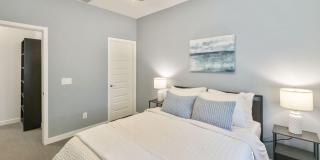 2930 N RAVEN -- Gallery 19