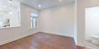 Four Bedroom 2,500 Square Foot House W/Back Patio, Multiple Kitchens/Laundry Facilities Gallery 7