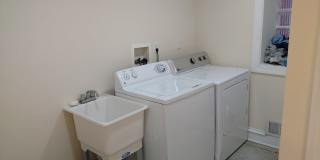 5 Bedroom House in the Southside Flats!  Central Air. Washer and Dryer on Main Floor. Private Patio. Gallery 8