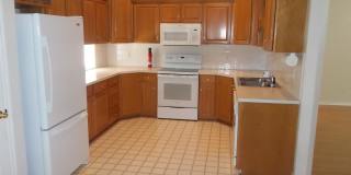 4 BEDROOM, CONVENIENT LOCATION Gallery 4
