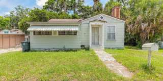 Pet friendly 2 bedroom cottage in Daytona Beach Gallery 1