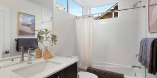 Modern Wallingford/Fremont Home with Rooftop Views & Designer Finishes Gallery 5