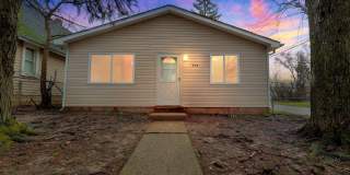 Charming 3BR House in Pontiac Gallery 17