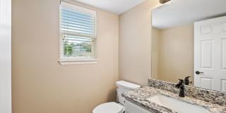 5 Bed 3.5 Bath Home in Maple Hills Available Now!! Gallery 10
