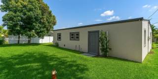 607 SW 3rd St Gallery 1