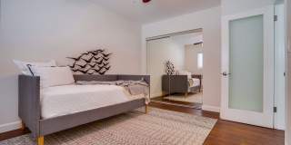 Modern Courtyard-Style Living in Hyde Park — Secure, Pet-Friendly & Minutes from LAX Gallery 8