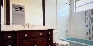 12500 NE 5th Ave Gallery 4