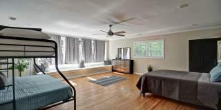 FURNISHED: Modern 6 Bdrm (7 beds) Home with BBQ, Foosball, HotTub & Private Pool - Close To Airport&Downtown Gallery 28