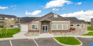 Crown Pointe Apartments Gallery 4
