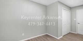 Cozy 2 Bedroom Duplex with Fireplace & Spacious Backyard! Gallery 29