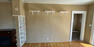 1114 W 8TH A&amp;B Gallery 24