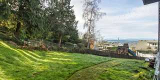 Stunning Sound & Olympic Mountain View Home in North Admiral Gallery 38