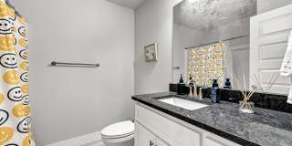 Modern 3-Bedroom Bella Vista Home with Bonus Room and Tiered Deck Gallery 24