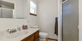 Spacious 3 bedroom 2 bath home with Solar Panels Gallery 16