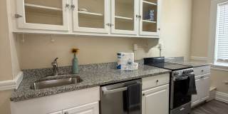 Amazing Coolidge Corner Apt w. Gas, Heat and Hot Water Included!  Sunny and Spacious.  Cat Friendly, Parking Avail Gallery 1