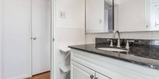 Spacious Tuscany/Canterbury 1bd/1ba Condo with W/D! Available 8/14 Gallery 17