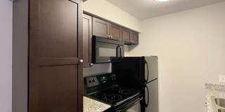 Pool Side Condo! Gallery 8