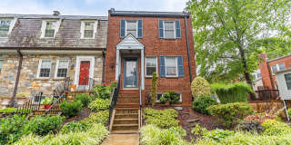 Extraordinary End Row Townhome near the King Street Metro Extraordinary End Row Townhome near the King Street Metro Gallery 1