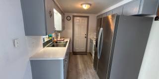 Beautiful 2 bedroom home with fenced in backyard Gallery 12