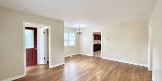 ADORABLE HOME IN HILLSIDE NEIGHBORHOOD! Gallery 4