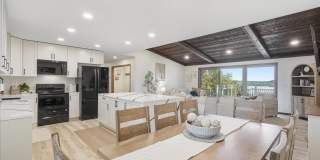 Luxury Lakefront House - Fully Furnished Gallery 8
