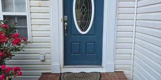 Spacious 2-Bedroom Townhome – End Unit with Private Deck & Garage Gallery 5