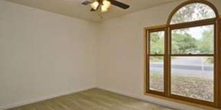 Great Home in Windsor Park Gallery 21