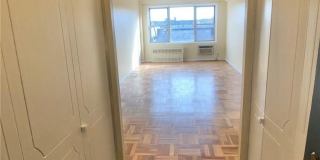 10 Lake Street Gallery 4