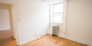 5120 S. Hyde Park Boulevard Gallery 14