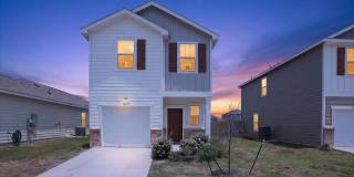 Room in 3 Bedroom Home at Maple Ter Gallery 1