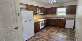 Spacious 3Bed/2Ba Home in Established, Conveniently Located Neighborhood! *1/2 OFF Security Deposit for Active-Duty Military!* Gallery 8