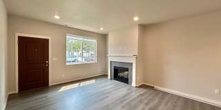 Stunning 2 Bed, 2.5 Bath Craftsman Townhome with Community Amenities! Gallery 20