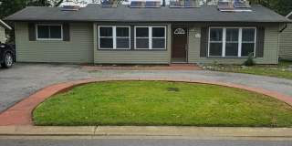 Newly Remodeled 4 Bedroom Home! Gallery 1