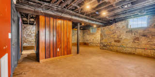 Beautifully maintained and move-in ready 4BR home with a basement Gallery 20