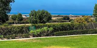 Luxurious Coastal Living: Fully Remodeled 3-Bed, 3.5-Bath with Ocean Views in Sea Point Gallery 1