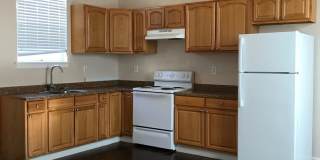 ***$500 Move-In Special*** SPACIOUS 3 BR/2 BA Rental in Mid-City with BACKYARD and DRIVEWAY (Section 8 not accepted) Gallery 6