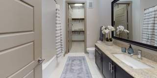 L2 Uptown Gallery 37