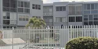 2223 Park Ln Gallery 32